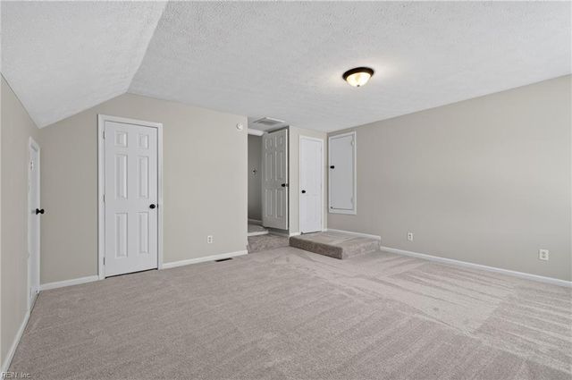 2 Saint Ashley PL, Hampton, VA 23669