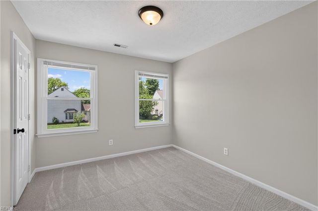 2 Saint Ashley PL, Hampton, VA 23669