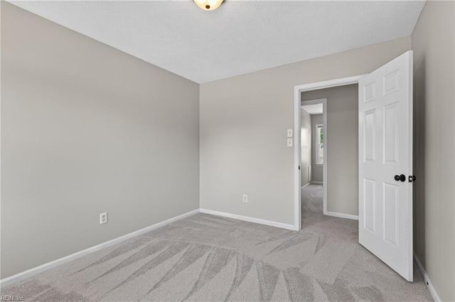 2 Saint Ashley PL, Hampton, VA 23669