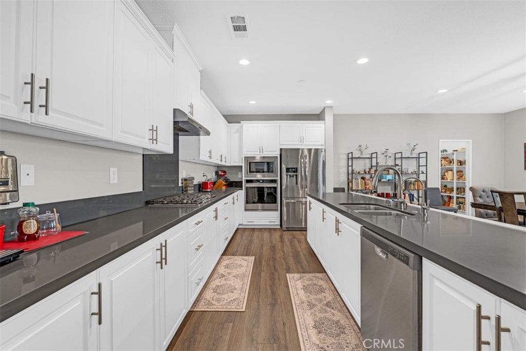Image 10 of property listing at 4637 Snap Dragon, Jurupa Valley, CA 91752