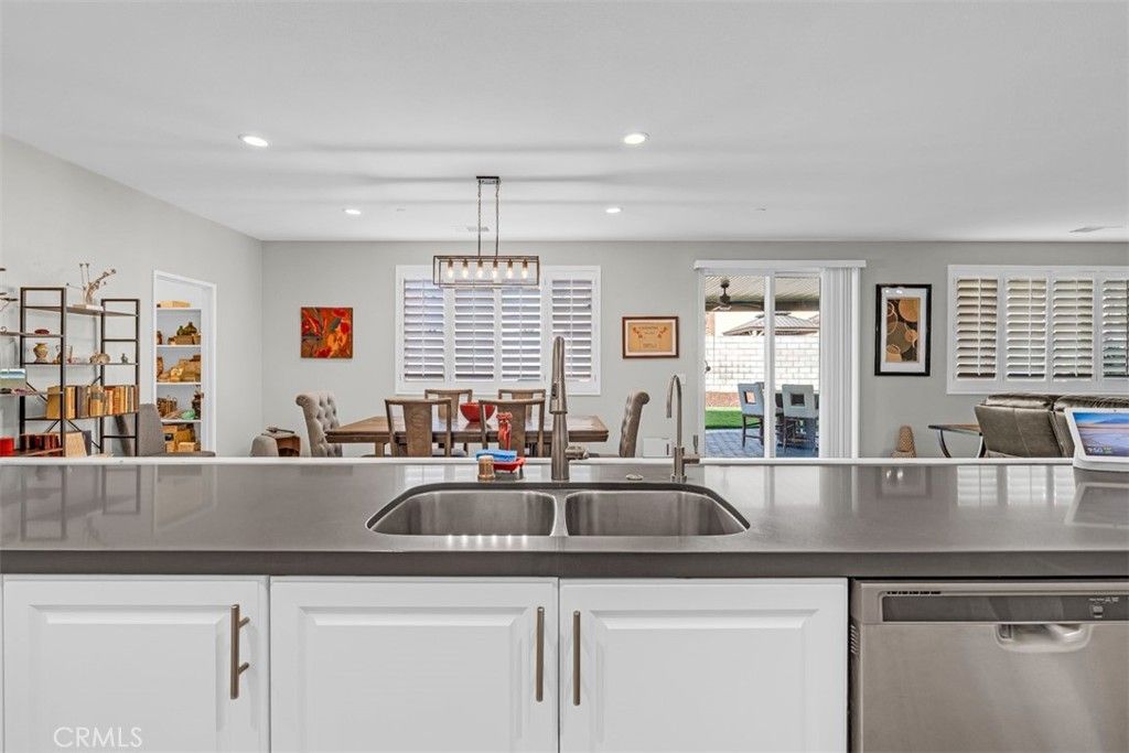 Image 11 of property listing at 4637 Snap Dragon, Jurupa Valley, CA 91752