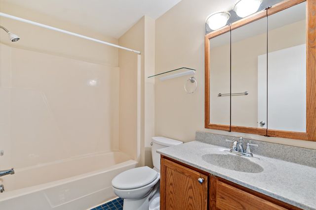 800 E Arthur St Apt A1, Warsaw, IN 46580
