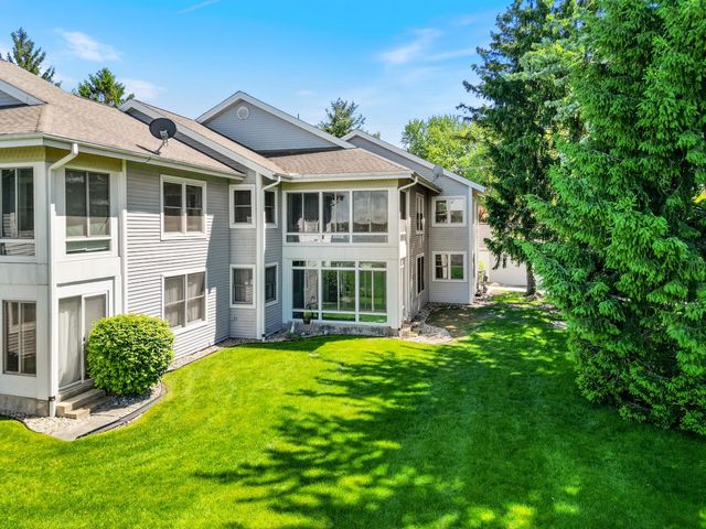 800 E Arthur St Apt A1, Warsaw, IN 46580