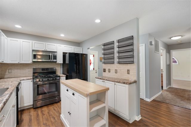 800 E Arthur St Apt A1, Warsaw, IN 46580