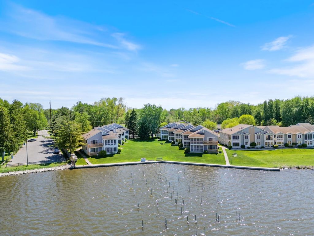 800 E Arthur St Apt A1, Warsaw, IN 46580