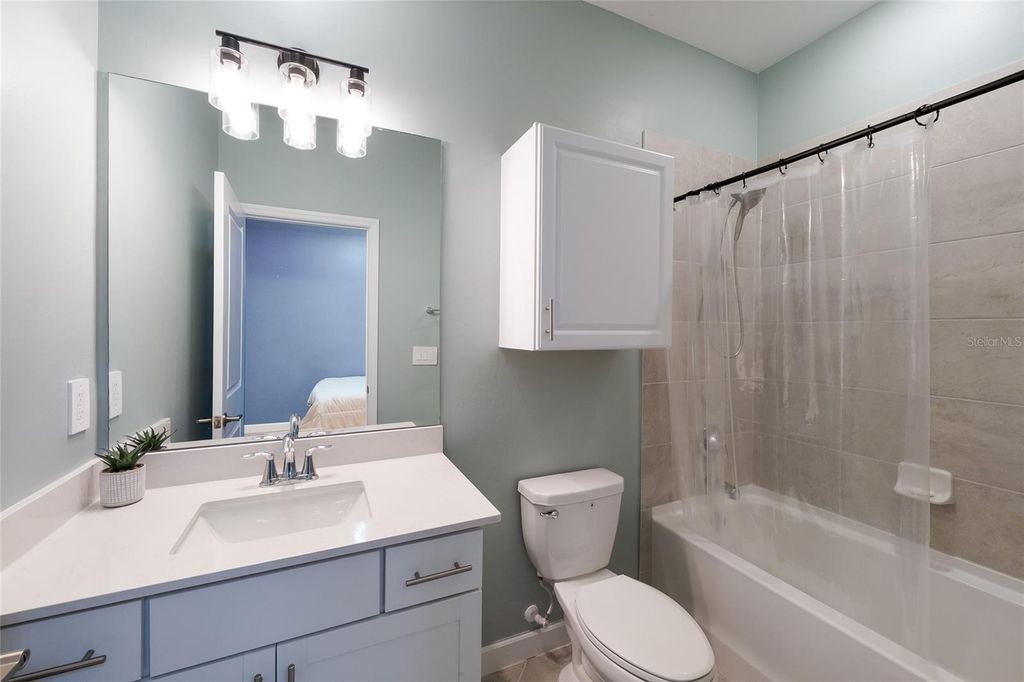 Image 14 of property listing at 15041 SERENE SHORES LOOP, Bradenton, FL 34211