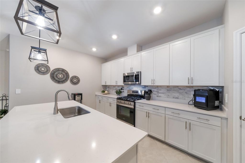 Image 7 of property listing at 15041 SERENE SHORES LOOP, Bradenton, FL 34211