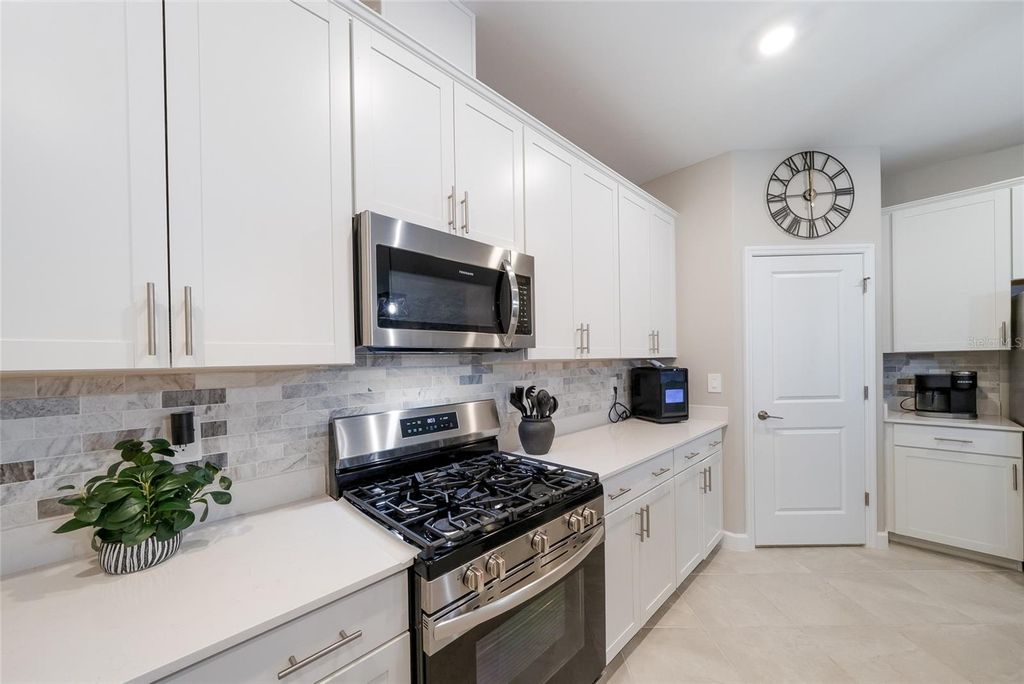 Image 9 of property listing at 15041 SERENE SHORES LOOP, Bradenton, FL 34211