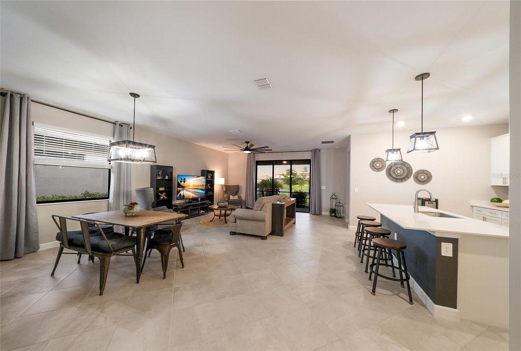 Image 10 of property listing at 15041 SERENE SHORES LOOP, Bradenton, FL 34211