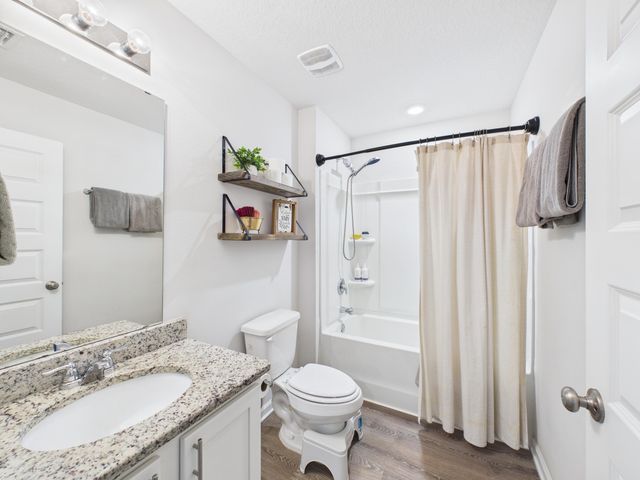 4651 Honor Guard Way Way, Crestview, FL 32539