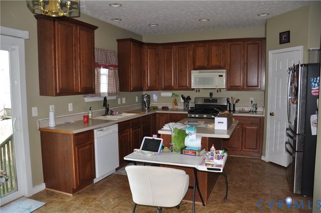10621 Gallant Fox Way, Ruther Glen, VA 22546