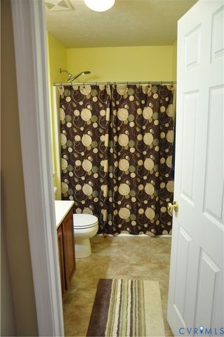 10621 Gallant Fox Way, Ruther Glen, VA 22546