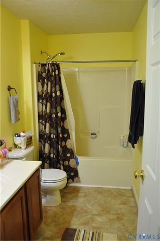 10621 Gallant Fox Way, Ruther Glen, VA 22546