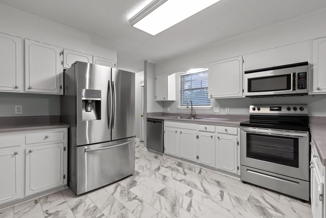 325 Kelsey Drive, Rossville, GA 30741