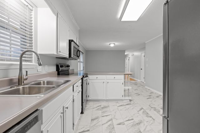 325 Kelsey Drive, Rossville, GA 30741