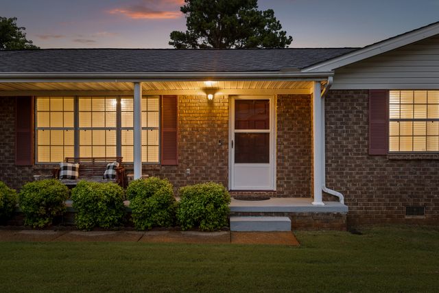 325 Kelsey Drive, Rossville, GA 30741