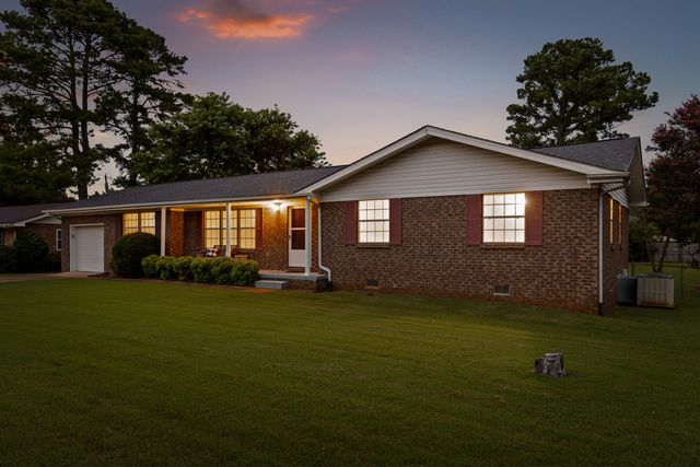 325 Kelsey Drive, Rossville, GA 30741