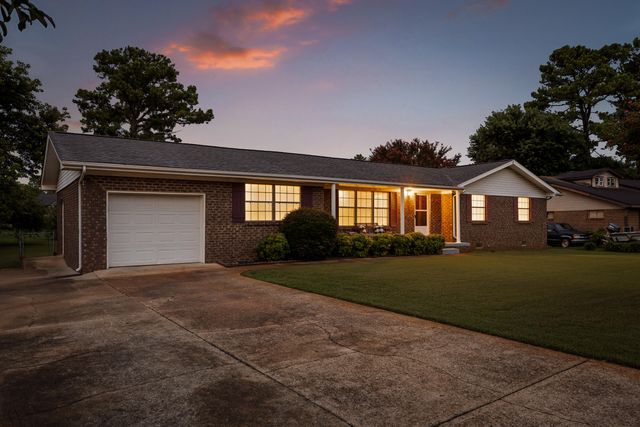 325 Kelsey Drive, Rossville, GA 30741