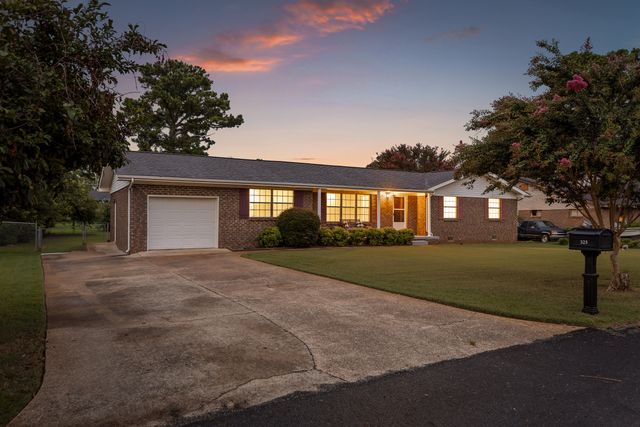 325 Kelsey Drive, Rossville, GA 30741