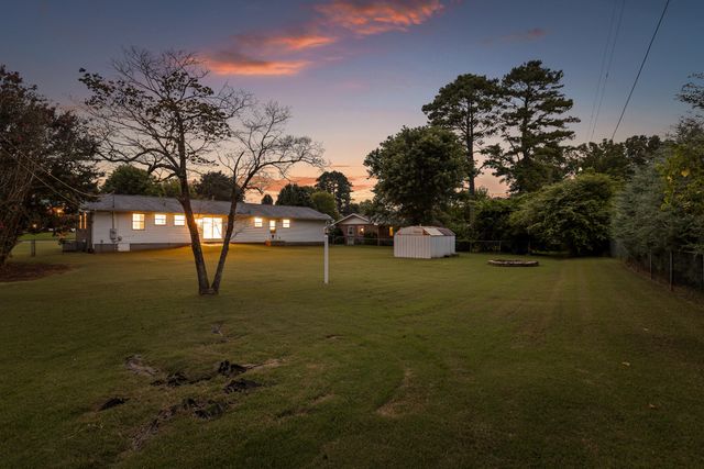 325 Kelsey Drive, Rossville, GA 30741