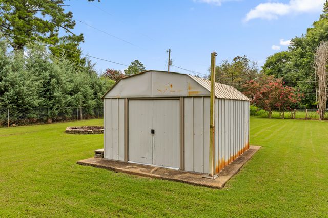 325 Kelsey Drive, Rossville, GA 30741