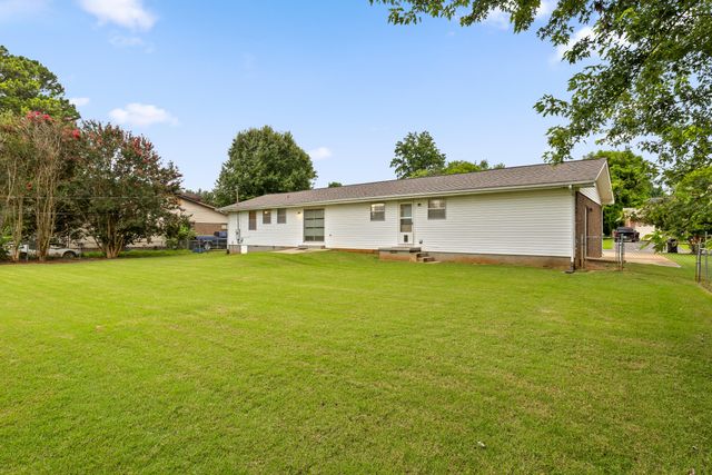 325 Kelsey Drive, Rossville, GA 30741