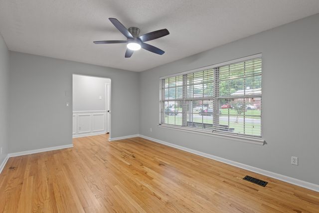 325 Kelsey Drive, Rossville, GA 30741