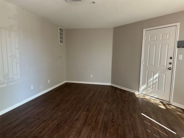 9817 Walnut Street 208, Dallas, TX 75243