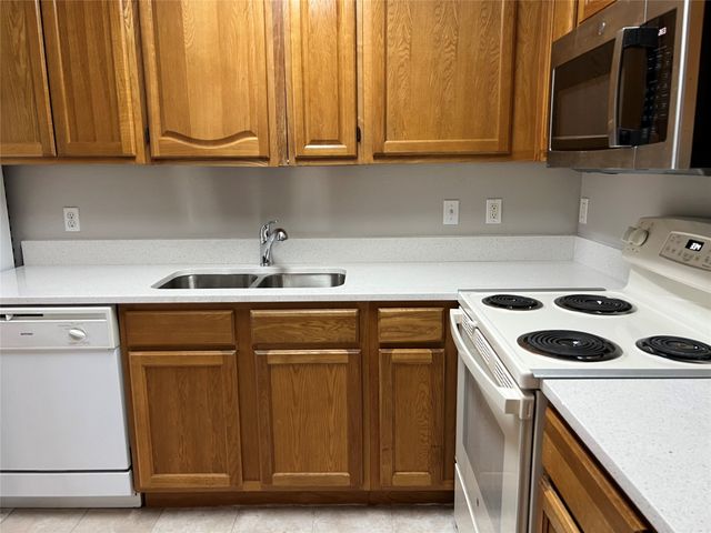 9817 Walnut Street 208, Dallas, TX 75243