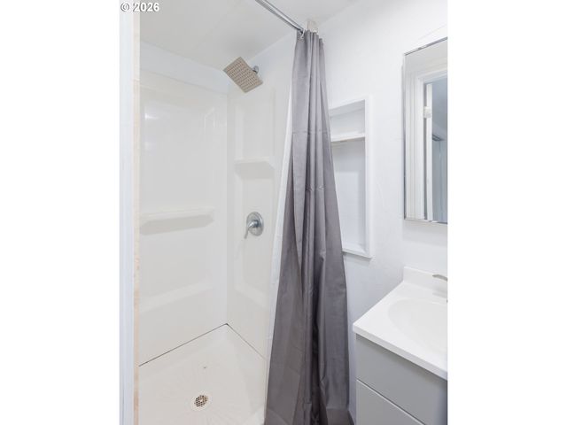 1409 Nw 14TH St, Lincoln City, OR 97367