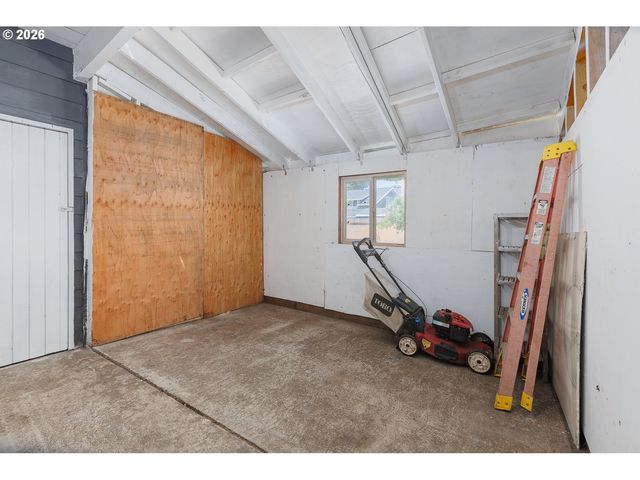 1409 Nw 14TH St, Lincoln City, OR 97367