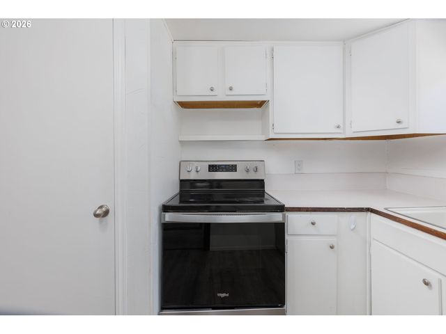1409 Nw 14TH St, Lincoln City, OR 97367