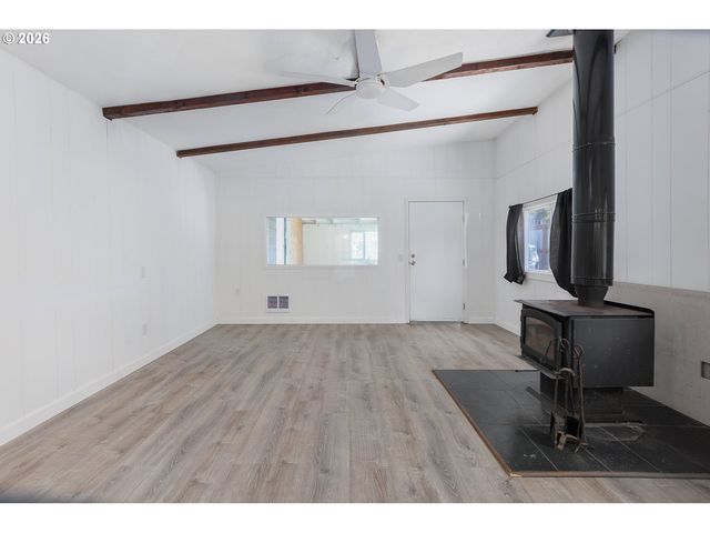 1409 Nw 14TH St, Lincoln City, OR 97367
