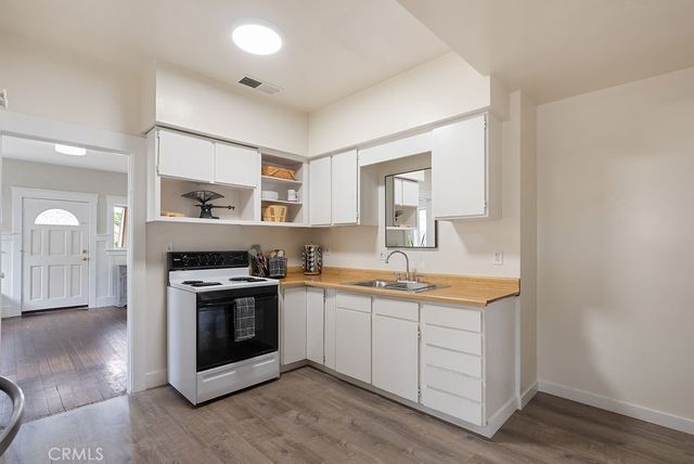 637 E Van Bibber, Orange, CA 92866