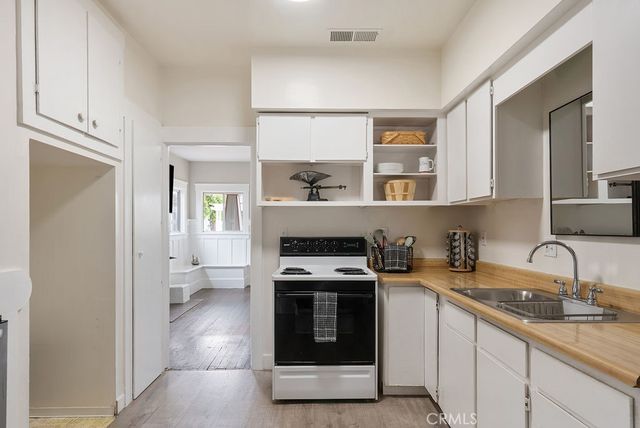 637 E Van Bibber, Orange, CA 92866