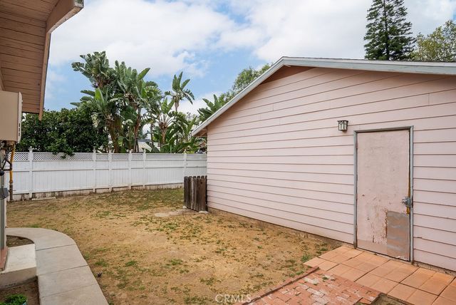 637 E Van Bibber, Orange, CA 92866