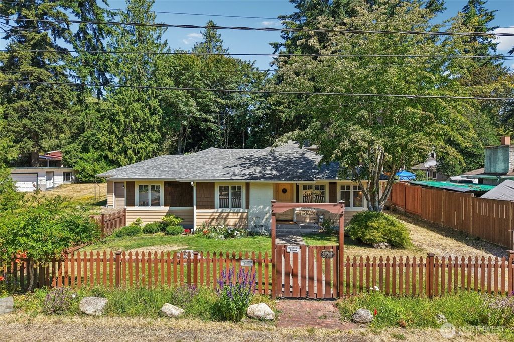 1620 N 183rd Street, Shoreline, WA 98133