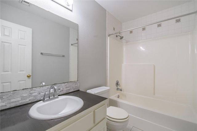 1415 S Camellia Lane, Fayetteville, AR 72704