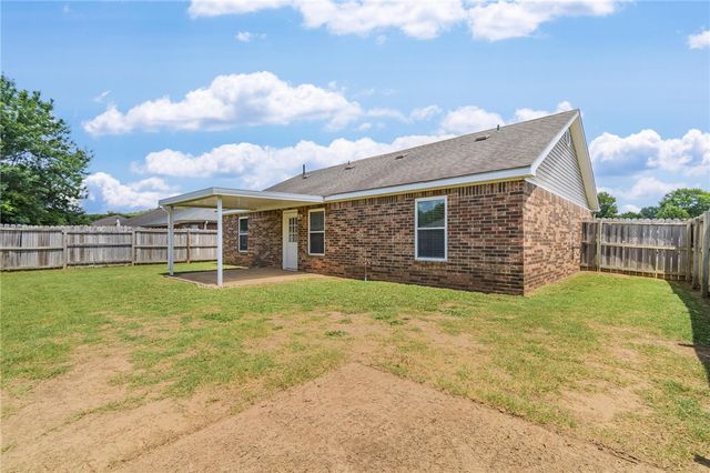 1415 S Camellia Lane, Fayetteville, AR 72704