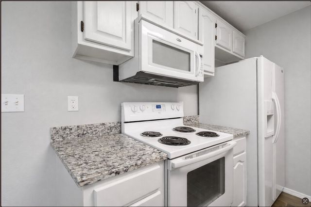 1415 S Camellia Lane, Fayetteville, AR 72704