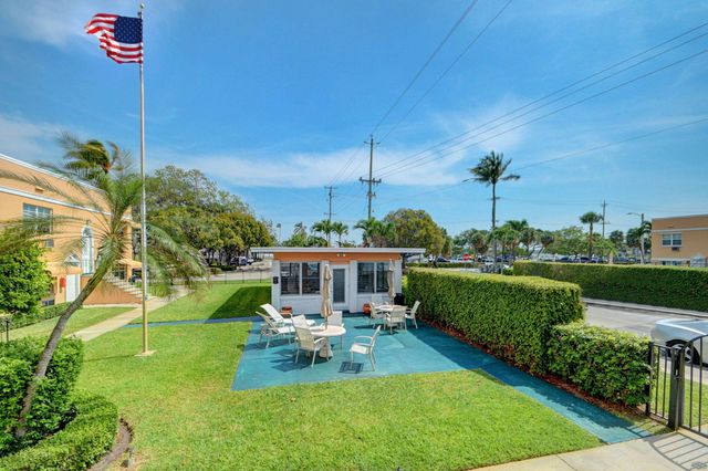 15 S Golfview Road 204, Lake Worth Beach, FL 33460