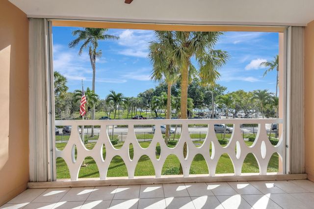 15 S Golfview Road 204, Lake Worth Beach, FL 33460