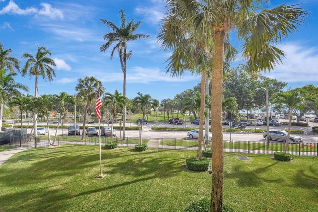 15 S Golfview Road 204, Lake Worth Beach, FL 33460