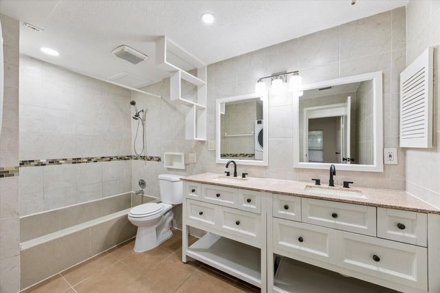10053 Westpark Dr 307, Houston, TX 77042