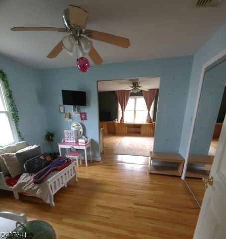 71 Hackberry Pl, Clifton City, NJ 07013