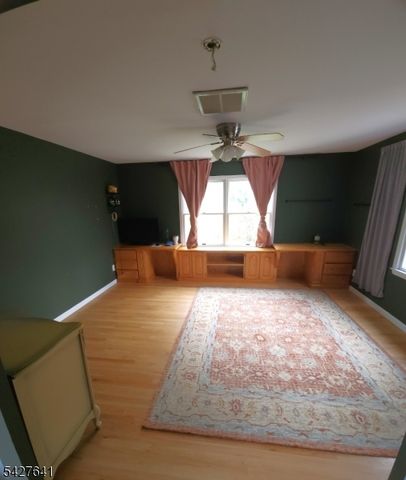 71 Hackberry Pl, Clifton City, NJ 07013