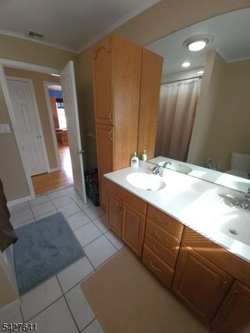 71 Hackberry Pl, Clifton City, NJ 07013