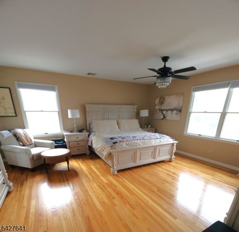 71 Hackberry Pl, Clifton City, NJ 07013