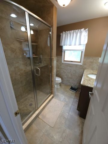71 Hackberry Pl, Clifton City, NJ 07013
