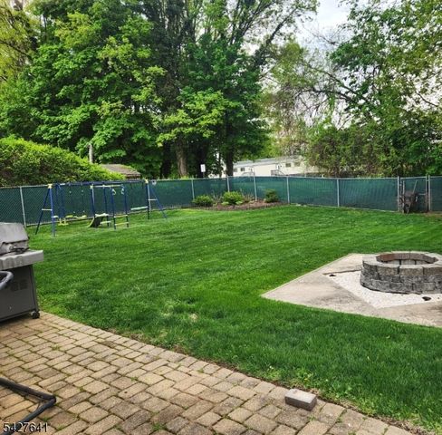 71 Hackberry Pl, Clifton City, NJ 07013